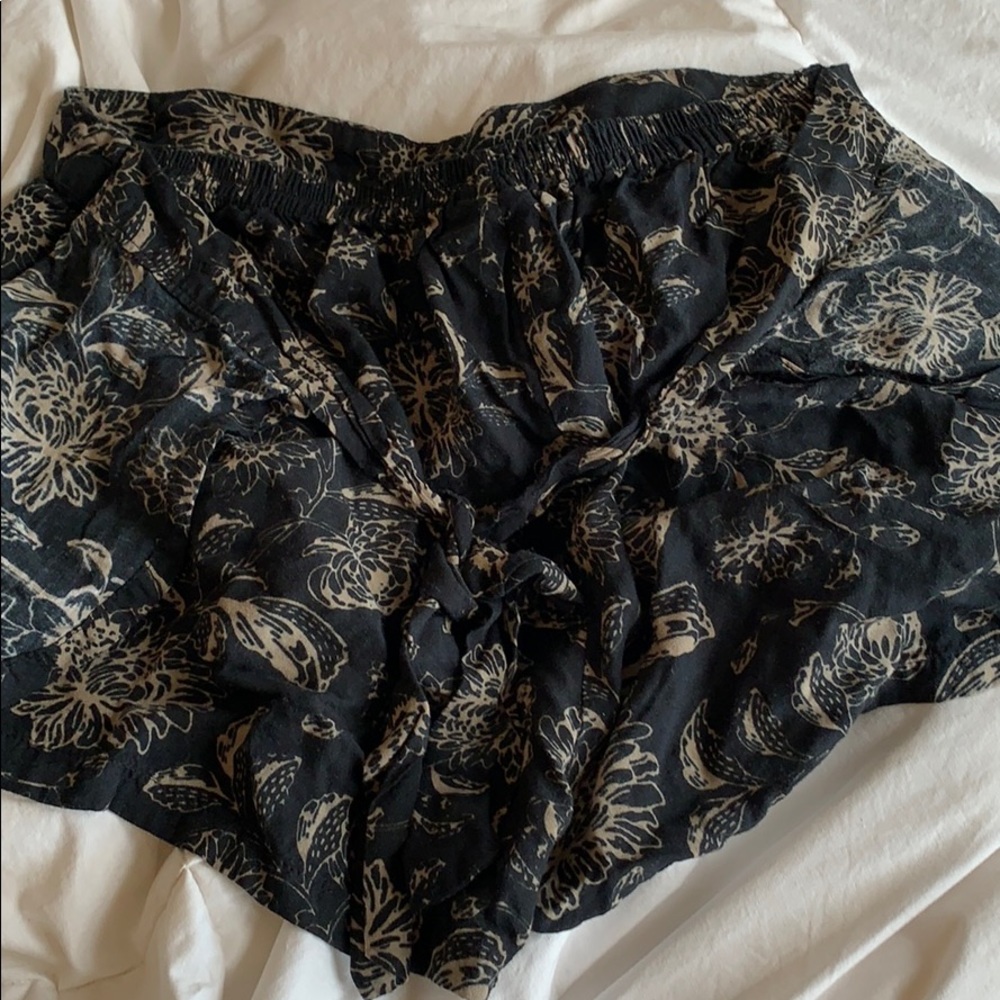 flower print shorts